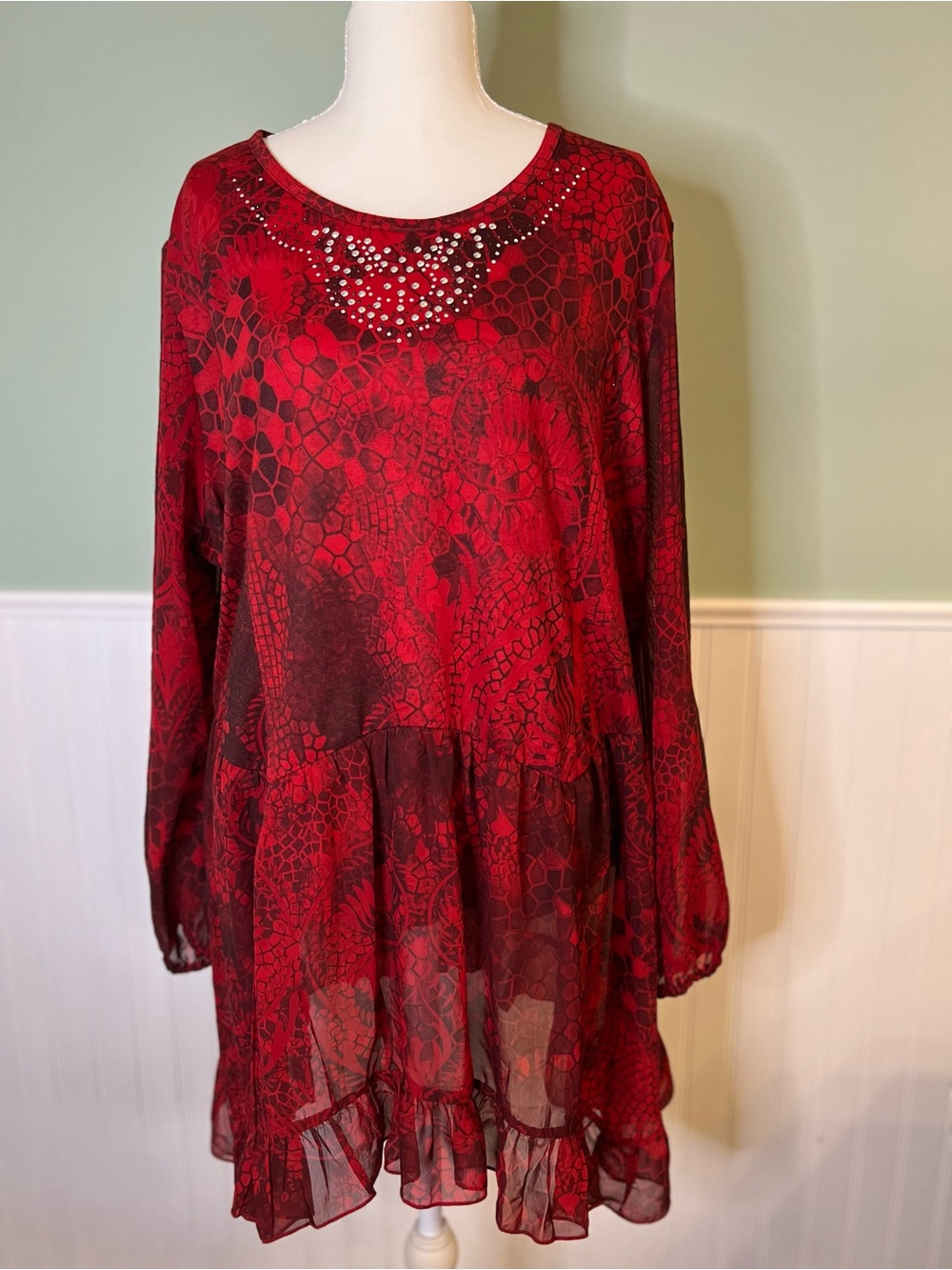 Closet Full Embellished Red Floral-Print Longline Sheer Overlay Tunic. Size XXL